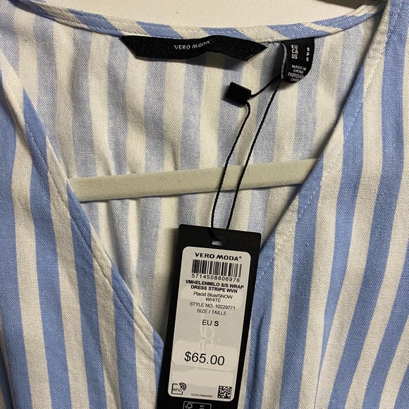 Dress - Picture 3 of 3